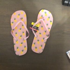 Adorable Pineapple Flip Flops!
